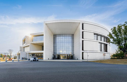 零VOC聚结剂在建筑内墙涂料与建筑密封体系中的应用实践